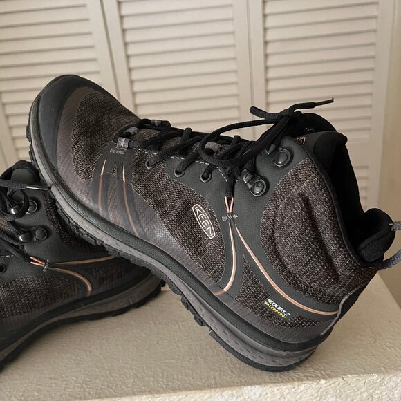 Keen Dry Waterproof Hiking Boots, like new - Picture 8 of 14